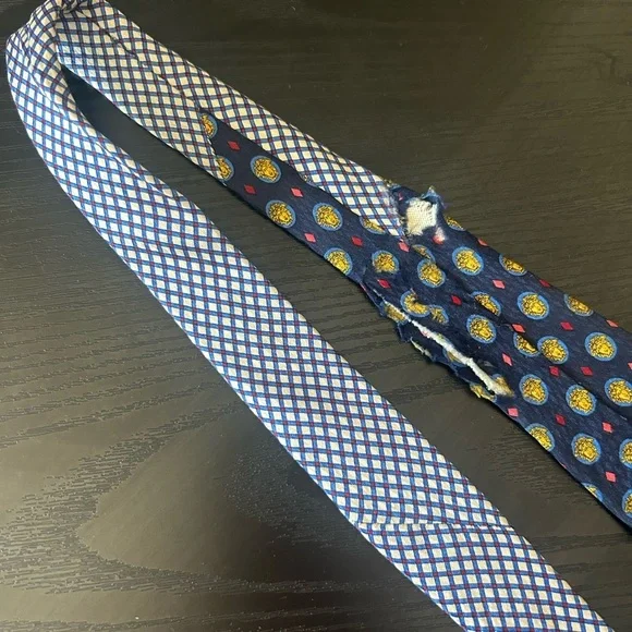 Gianni Versace Silk Tie – Vintage Medusa Print, Made in Italy - Picture 4 of 5